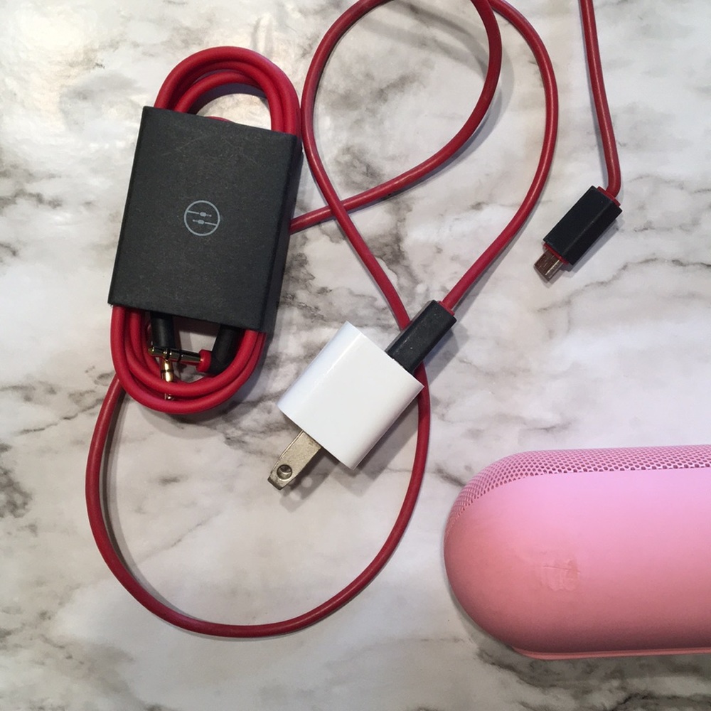 Pre owned Beats Wireless Pink Speaker - Picture 5 of 5